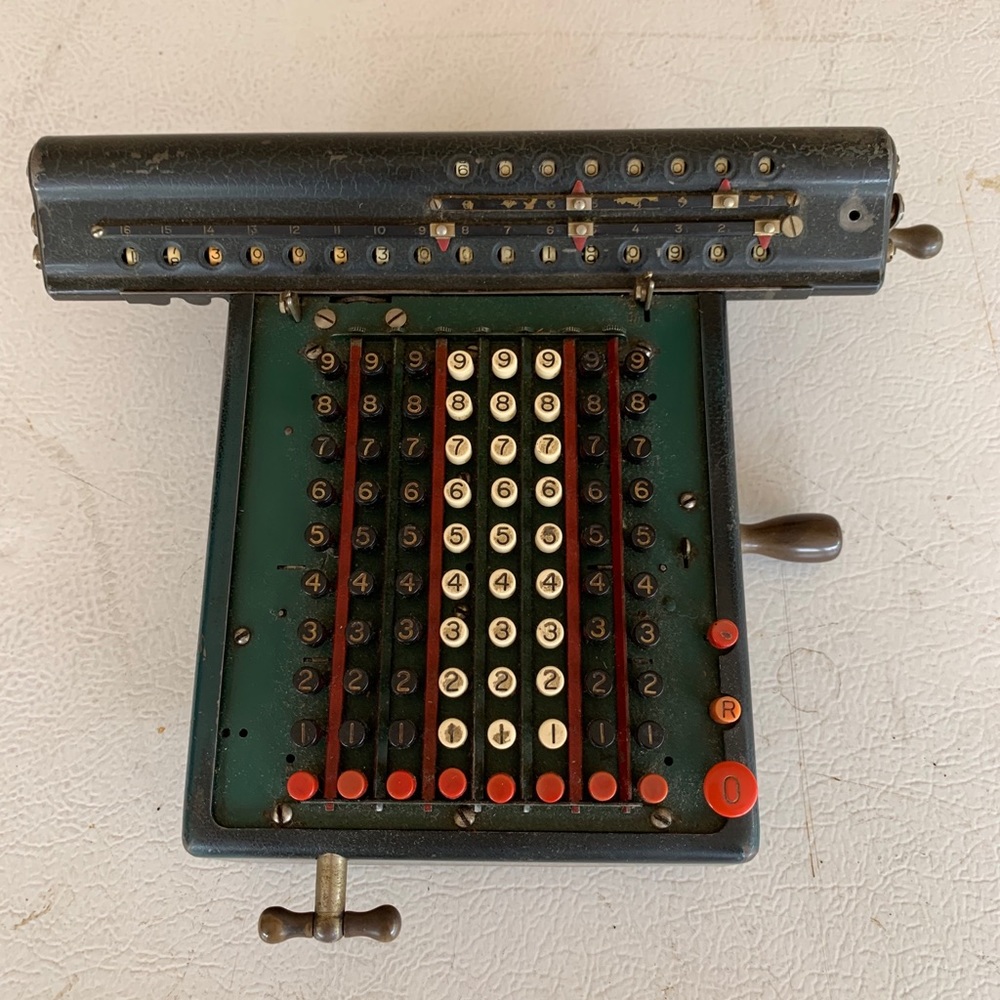 Mid 1940’s Calculator - Picture 1 of 3